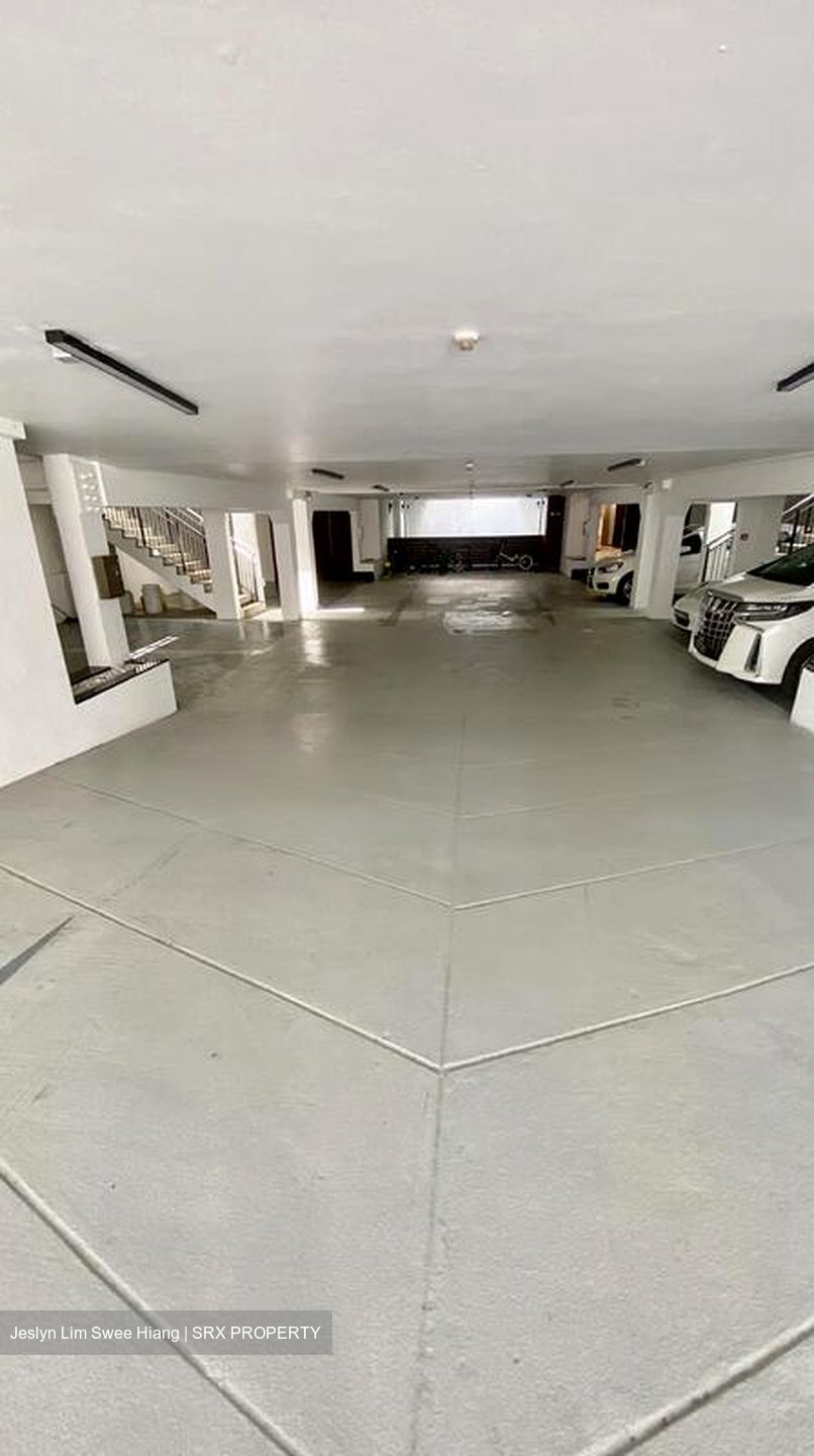 Meyer Road (D15), Terrace #586253171